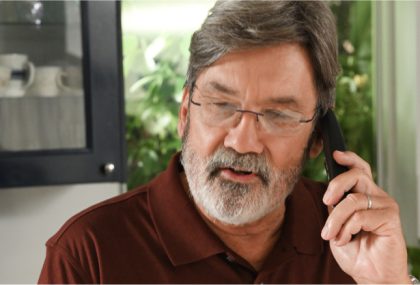 Vendedor con una tablet